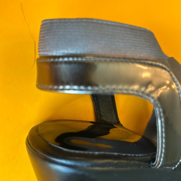 Charles David Metallic Gray Elastic Strap High Heel Wedge Sandals - Picture 5 of 10